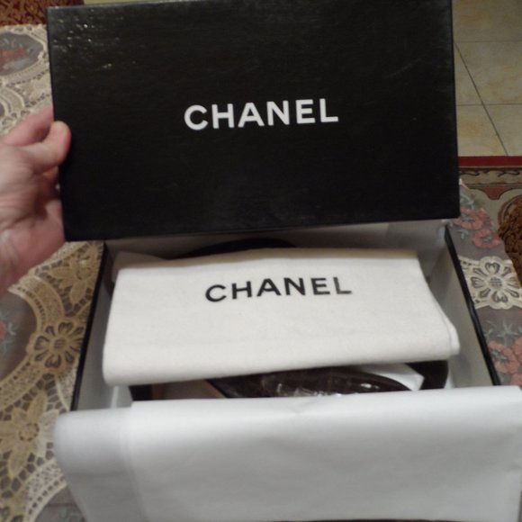 Chanel Brown Crocodile Leather Classic Heeled Pumps Size 7 1/2M - Picture 1 of 16